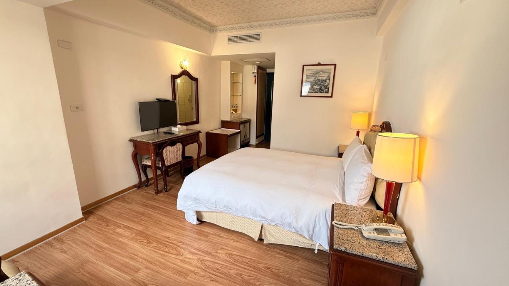 Hua Tong Hotel Hualien Buitenkant foto